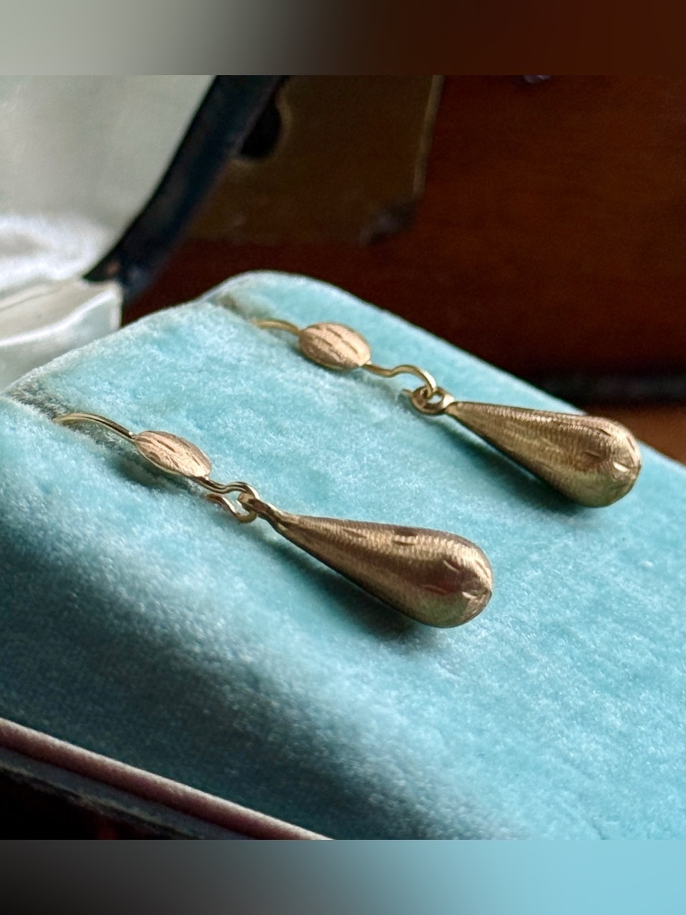 Vintage 14k Yellow Gold Pendulum Dangle Drop Earrings; Satin Brushed Teardrop